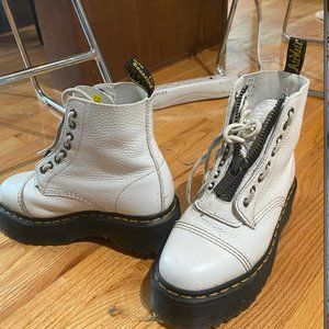 Dr. Martens Womens Sinclair 8 Eye Leather Platform Boot